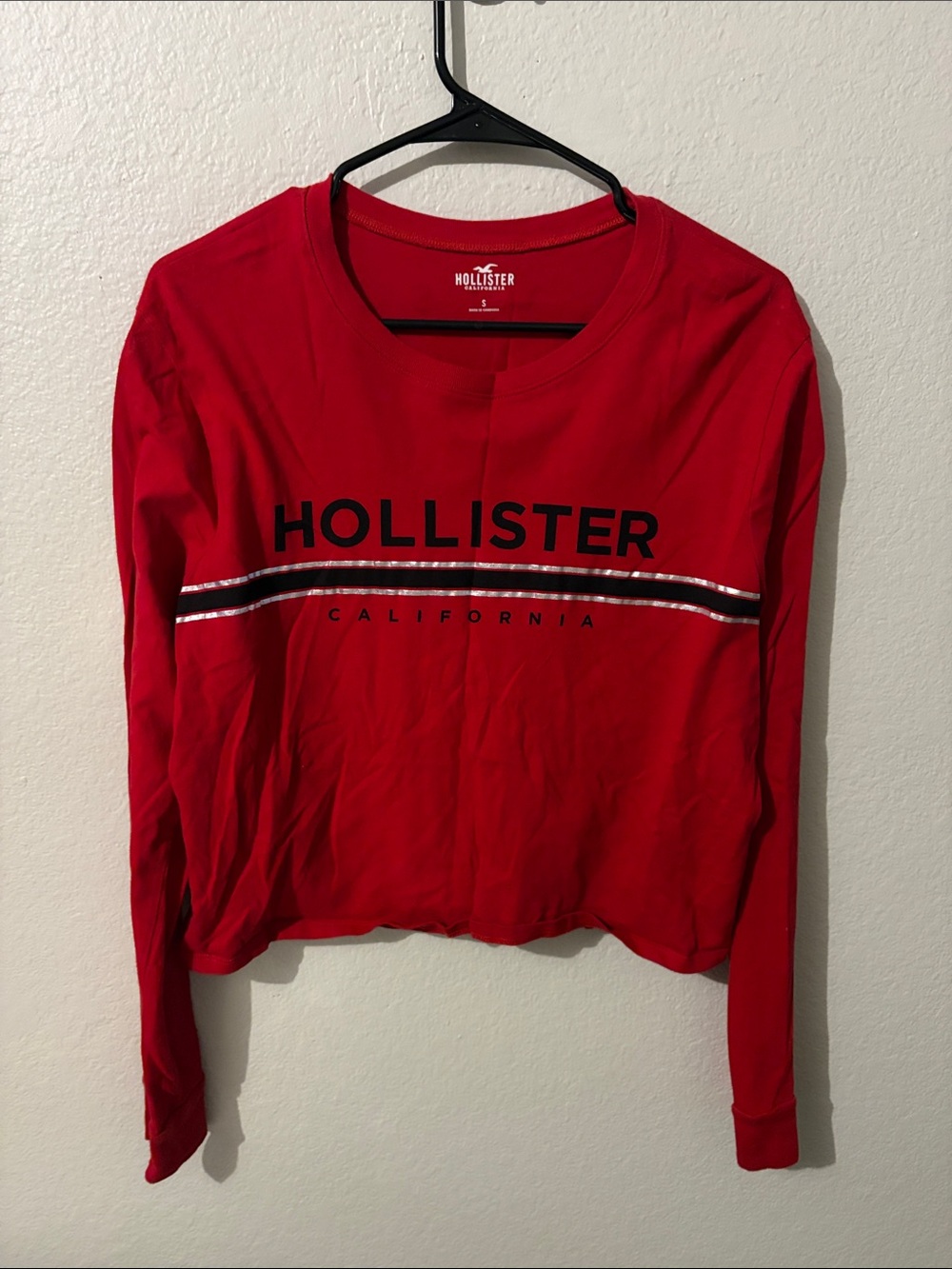Hollister California Red Long Sleeve Cropped Tee with Stripes Size Small